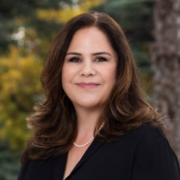 Headshot of Lisa Calderon