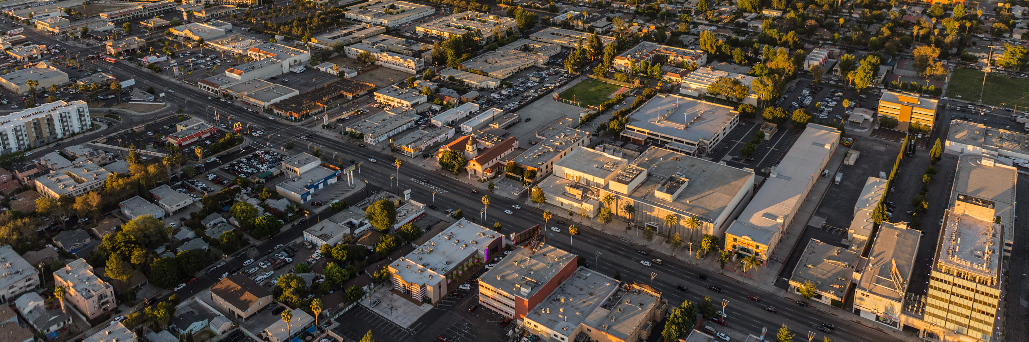 https://wp-calmatters.digitaldemocracy.org/wp-content/uploads/sites/2/2024/01/Van-Nuys-3560-CM.jpg